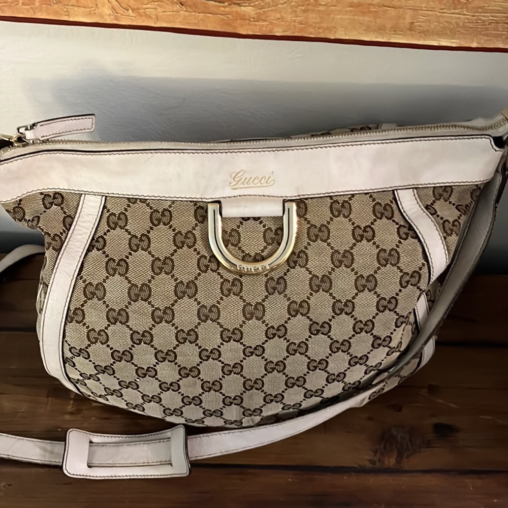 GUCCI Gg Canvas Beige Shoulder Bag - Picture 16 of 17